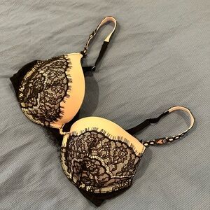 NWT Victoria’s Secret Black & Pink Lace Bra Size 32C